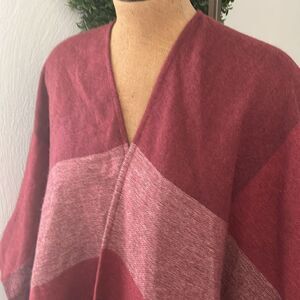 Woolrich burgundy rust red one size wrap